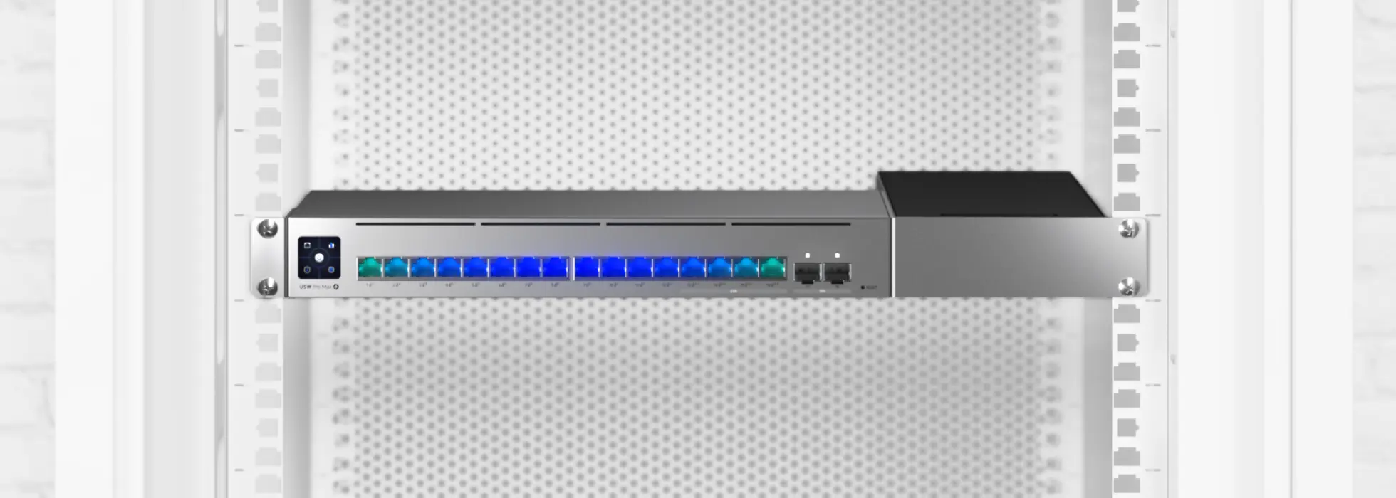 images-svc-ui-com-6 Pro Max 16 Rack Mount